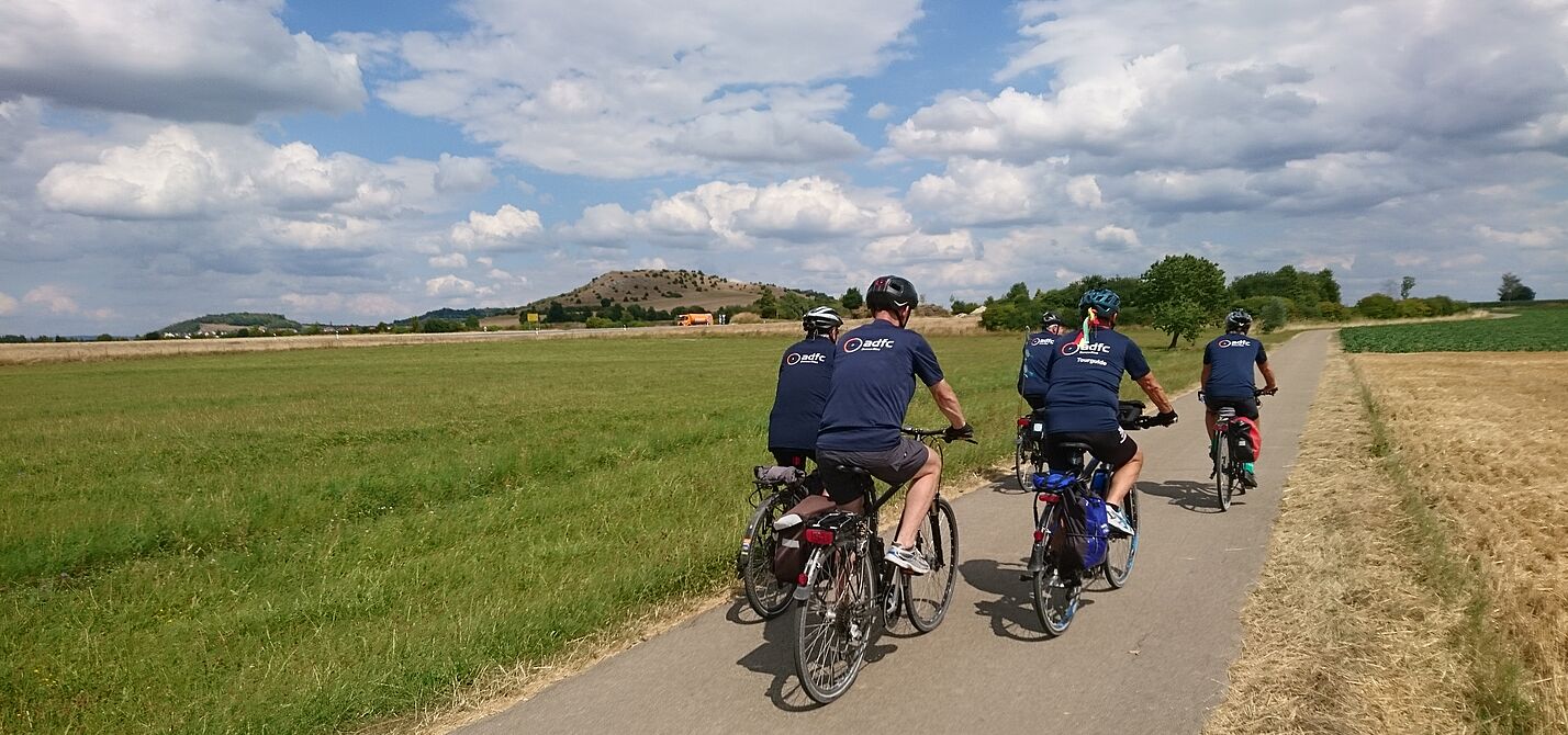 ADFC-Radlergruppe von hinten
